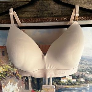 NWT Victoria’s Secret Bra 34DD
